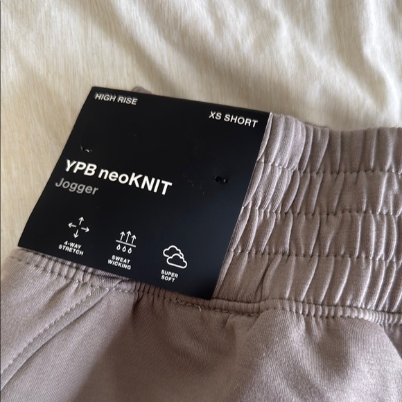 Abercrombie & Fitch Gray Sweatpants with Elastic Waistband - Picture 2 of 5